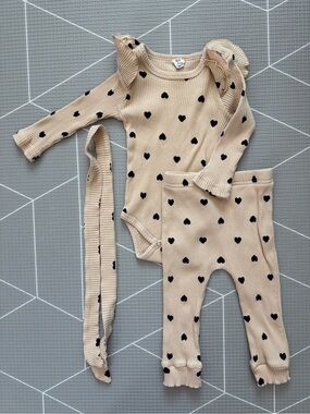 Baby girl boho set,ribbed tan & ditsy heart print-long sleeve & leggings + tie•